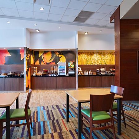 Fairfield Inn & Suites By Marriott Lincoln Airport Bagian luar foto