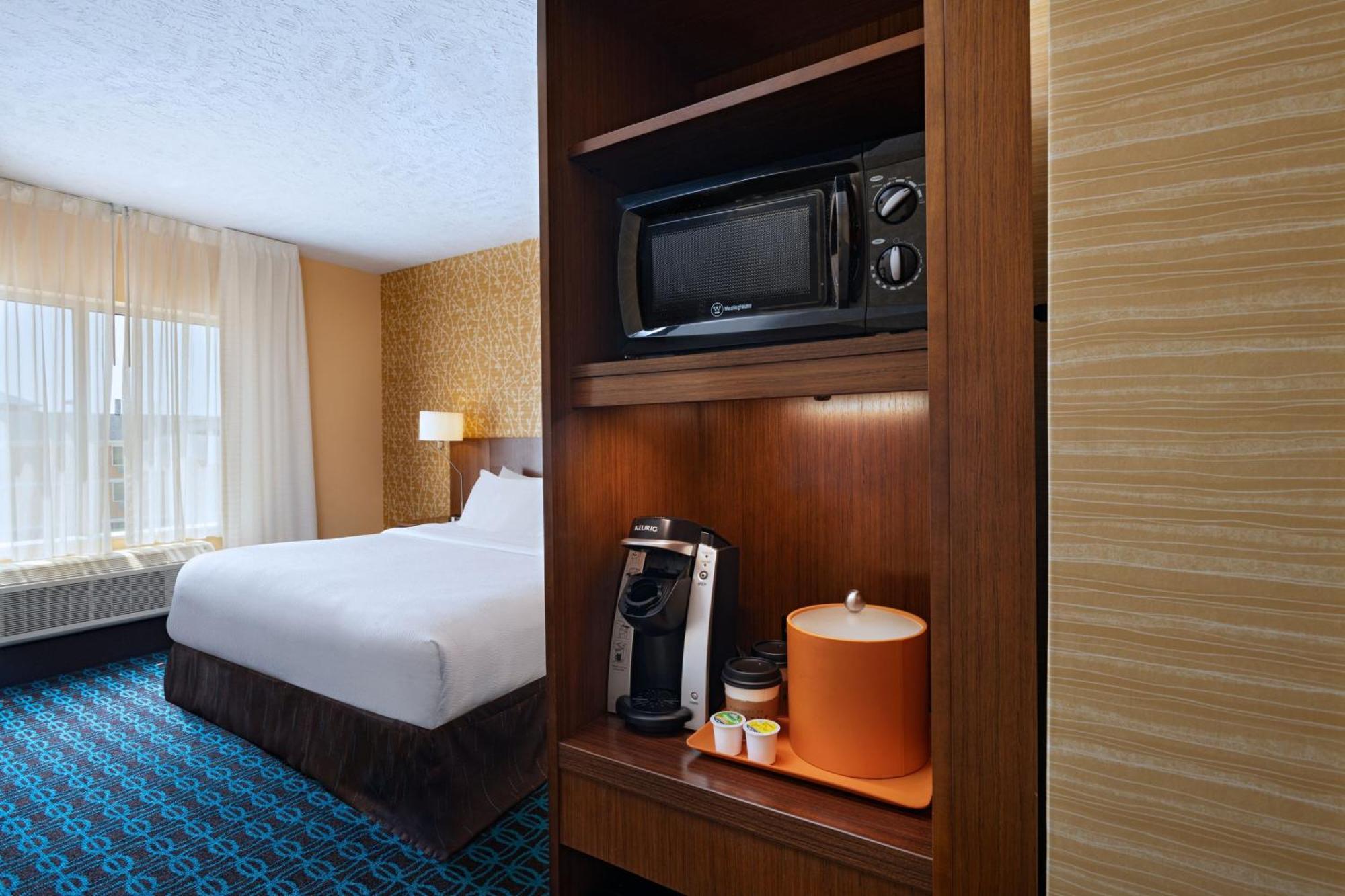 Fairfield Inn & Suites By Marriott Lincoln Airport Bagian luar foto