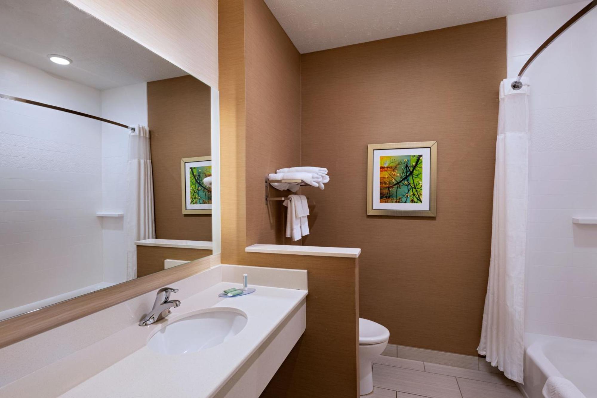 Fairfield Inn & Suites By Marriott Lincoln Airport Bagian luar foto