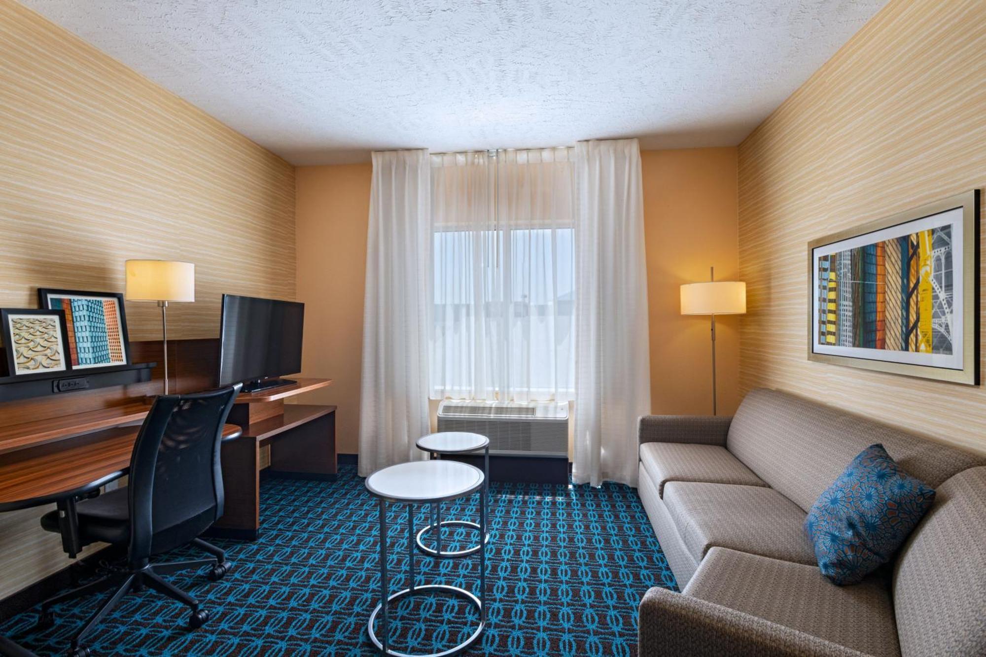Fairfield Inn & Suites By Marriott Lincoln Airport Bagian luar foto